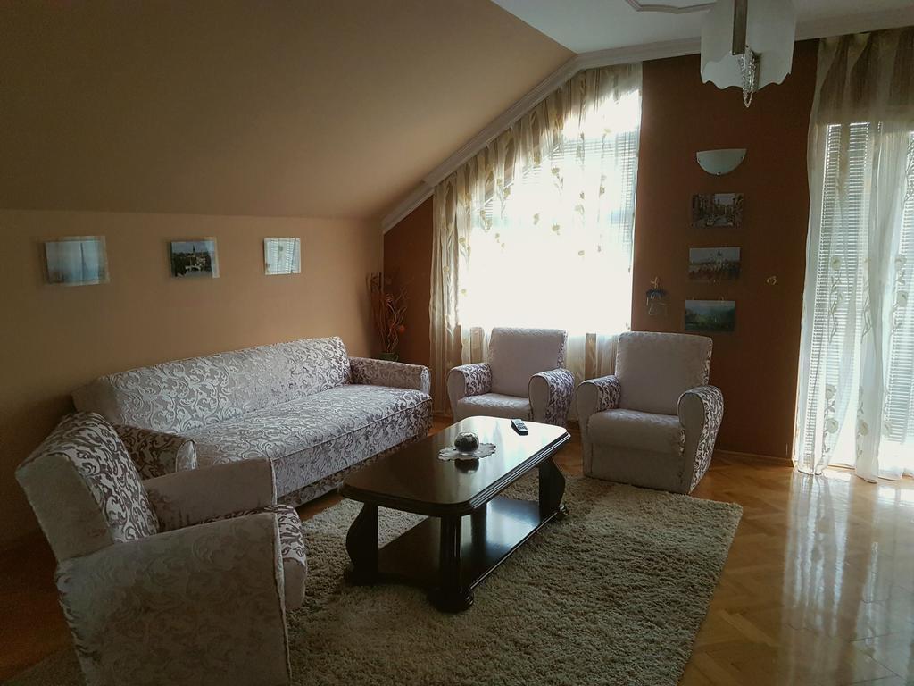 Apartment Cace คูมาโนโว ภายนอก รูปภาพ