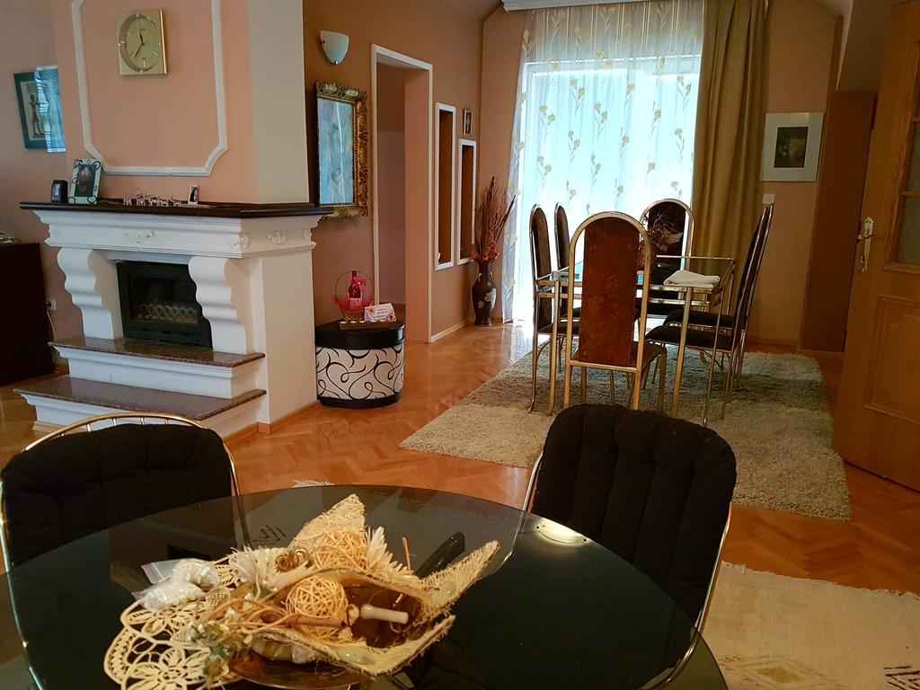 Apartment Cace คูมาโนโว ภายนอก รูปภาพ